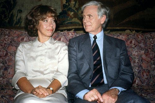 Von Bülow greift darin - wie auch in seinen späteren Spielfilmen ("Pappa ante Portas", "Ödipussi") - den ganz normalen Wahnsinn des menschlichen Daseins auf.