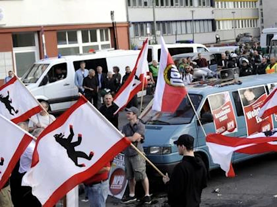 Wenige Nazis und viele Gegendemonstranten