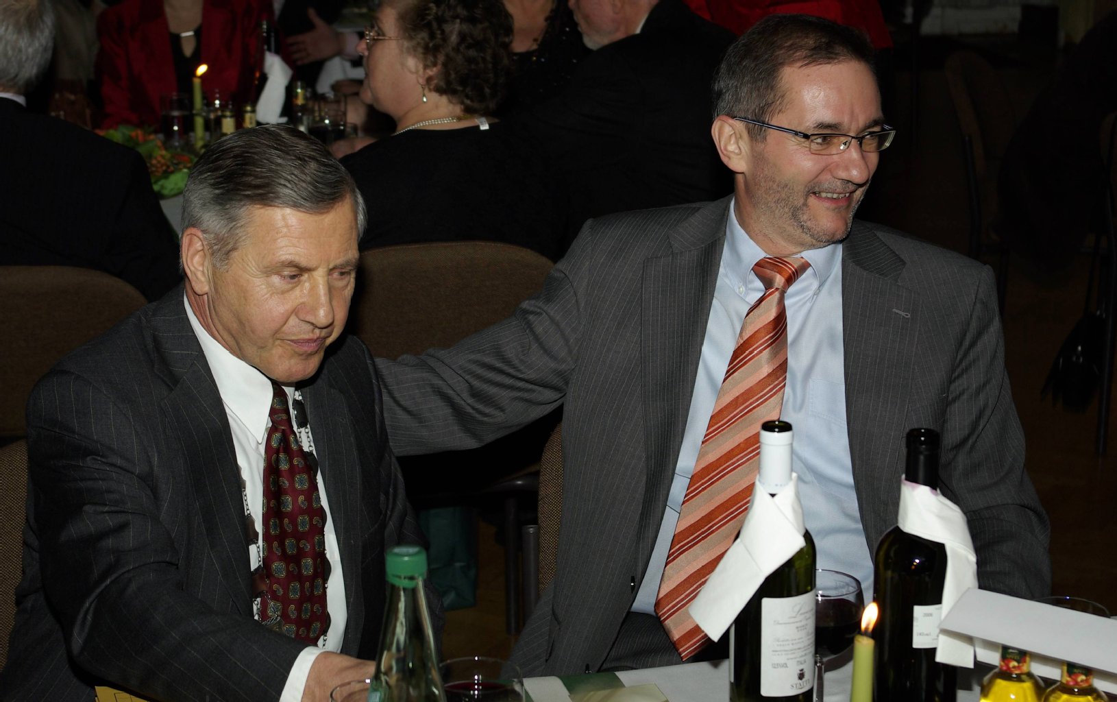 Heinrich Scholl und Brandenburgs Ministerpräsiedent Matthias Platzeck auf einem Foto vom 30.1.2008.