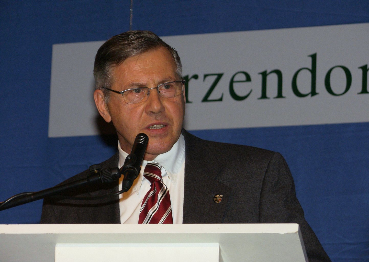 Der damalige Bürgermeister von Ludwigsfelde, Heinrich Scholl (SPD). Heinrich Scholl steht nach Angaben der Staatsanwaltschaft Potsdam unter dem Verdacht, die Frau heimtückisch getötet zu haben.