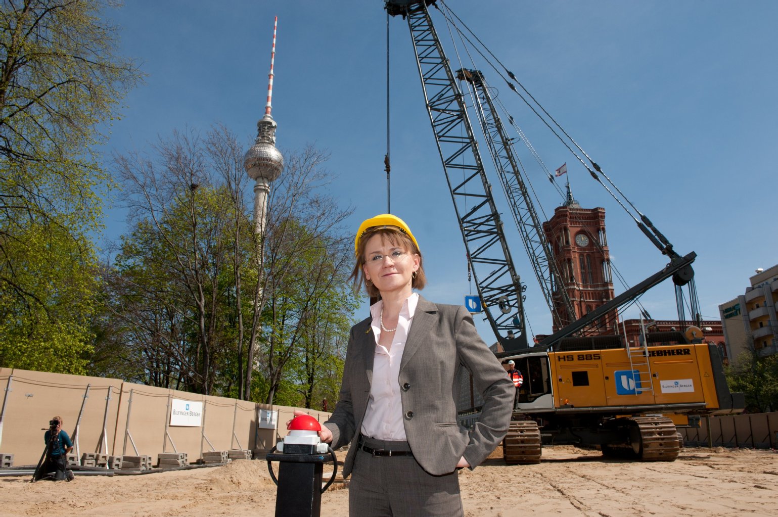 Bis zum Frühjahr nächsten Jahres werde zunächst der Startschacht errichtet, sagte Nikutta.
