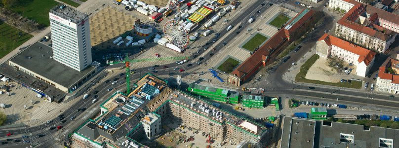 Das Hotel (oben links) stört derzeit die Rekonstruktion der im Zweiten Weltkrieg zerstörten historischen Mitte der Brandenburger Landeshauptstadt.