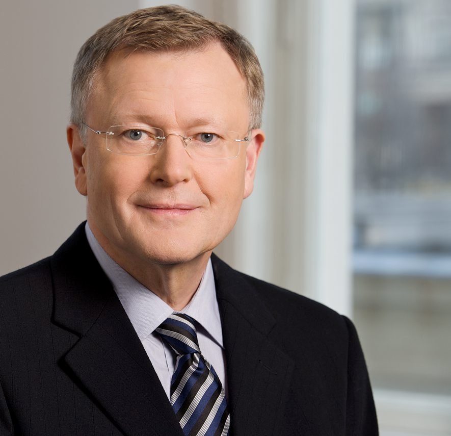 Manfred Rettig, 60, Geschäftsführer der Stiftung Berliner Schloss- Humboldtforum. Er ist der zuständige Baumanager des Projekts und muss dafür sorgen, dass Kosten und Termine eingehalten werden. Dass er große Projekte stemmen kann, hat Rettig schon unter Beweis gestellt. Unter dem früheren Bundesbauminister Klaus Töpfer (CDU) managte er in den 90er-Jahren erfolgreich den Regierungsumzug von Bonn nach Berlin. Von 2001 bis 2009 war Rettig als Geschäftsführer bei der Bundesbaugesellschaft unter anderem für die Mängelbeseitigung im Parlamentsviertel zuständig.