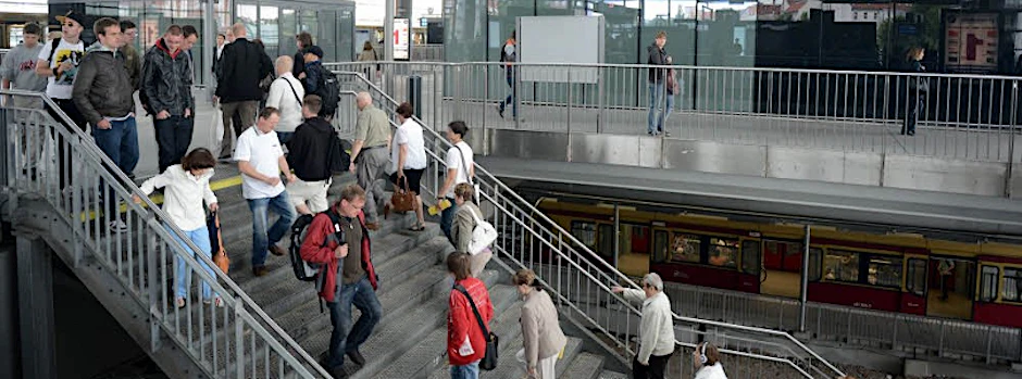 Weil die Rolltreppen noch nicht fertig sind, ist die neue Halle bisher nur recht mühsam zu erreichen.