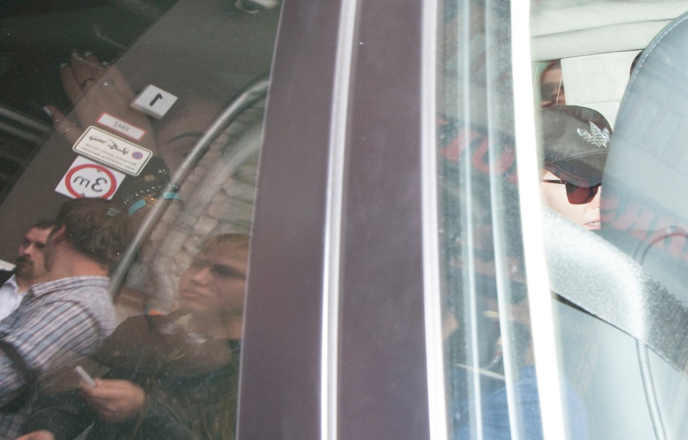 Madonna incognito: Sorgen, dass aufgrund des EM-Halbfinalspiels Deutschland gegen Italien Fans wegbleiben könnten, teilt der Veranstalter nicht. „Wer sich Madonna anschauen möchte, der geht auch hin“, sagte eine Sprecherin des Veranstalters.