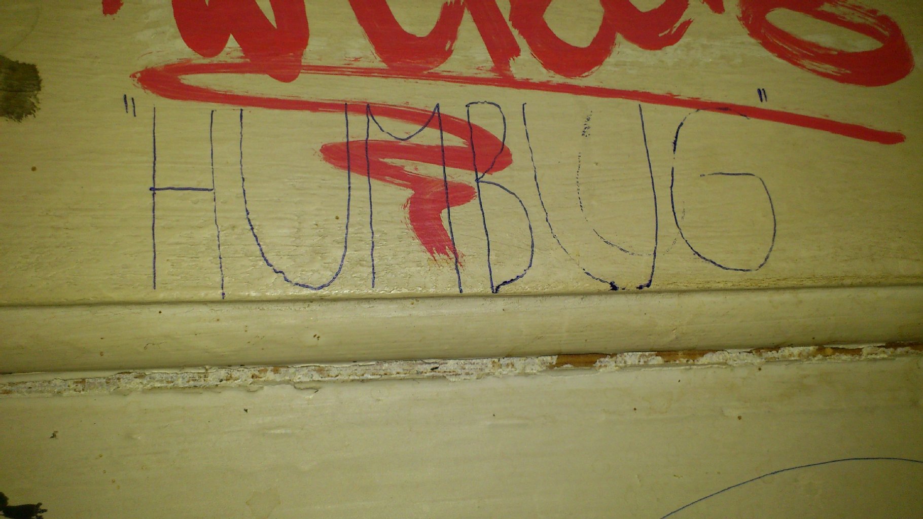 Humbug. Nicht Hamburg. Gerne hätte man gewusst, was die Verfasserin in der Hotel-Bar in der Mariannenstraße denn nun so humbugisch findet.