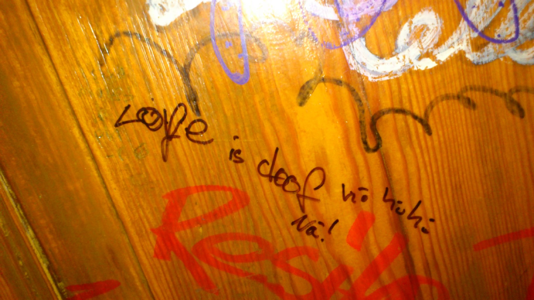 Love is doof. Höhöhi. Nä. Sinnbefreites im Schokoladen in Mitte.