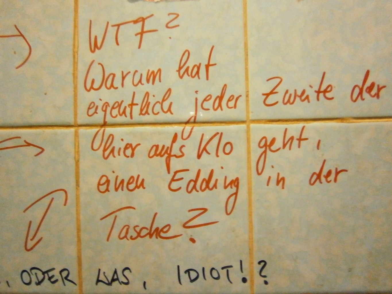 Genau! Auch das eine berechtigte Anmerkung. Im Freien Neukölln stellt man die richtigen Fragen. Allerdings ohne Antwort.