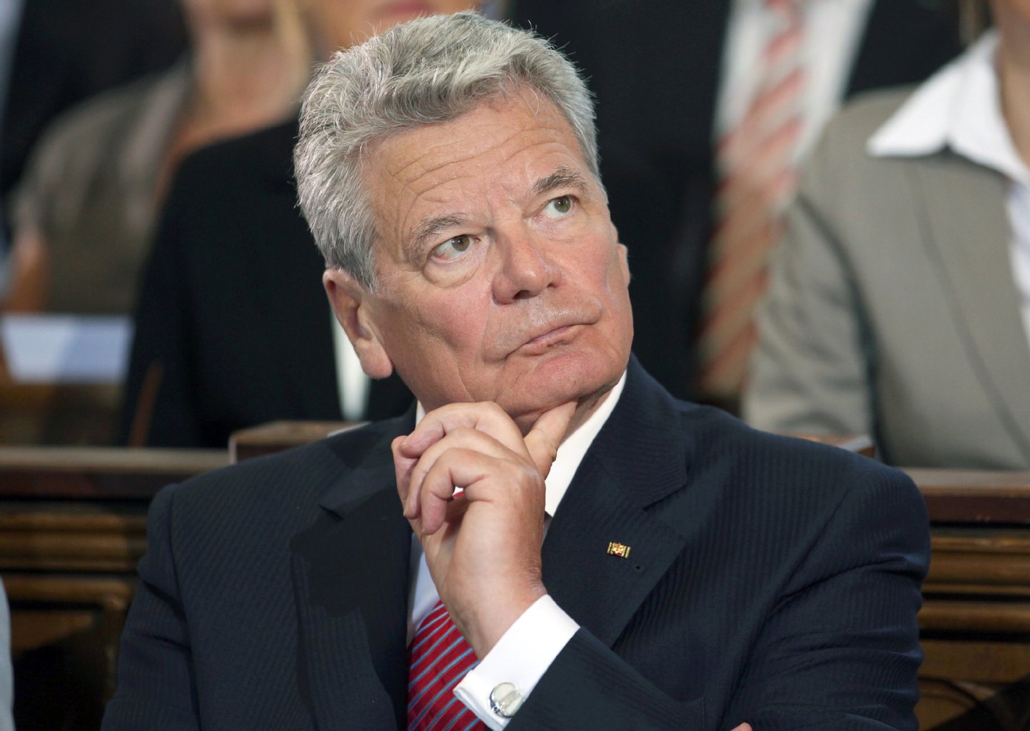 Gauck sieht Verbotsantrag gegen NPD skeptisch