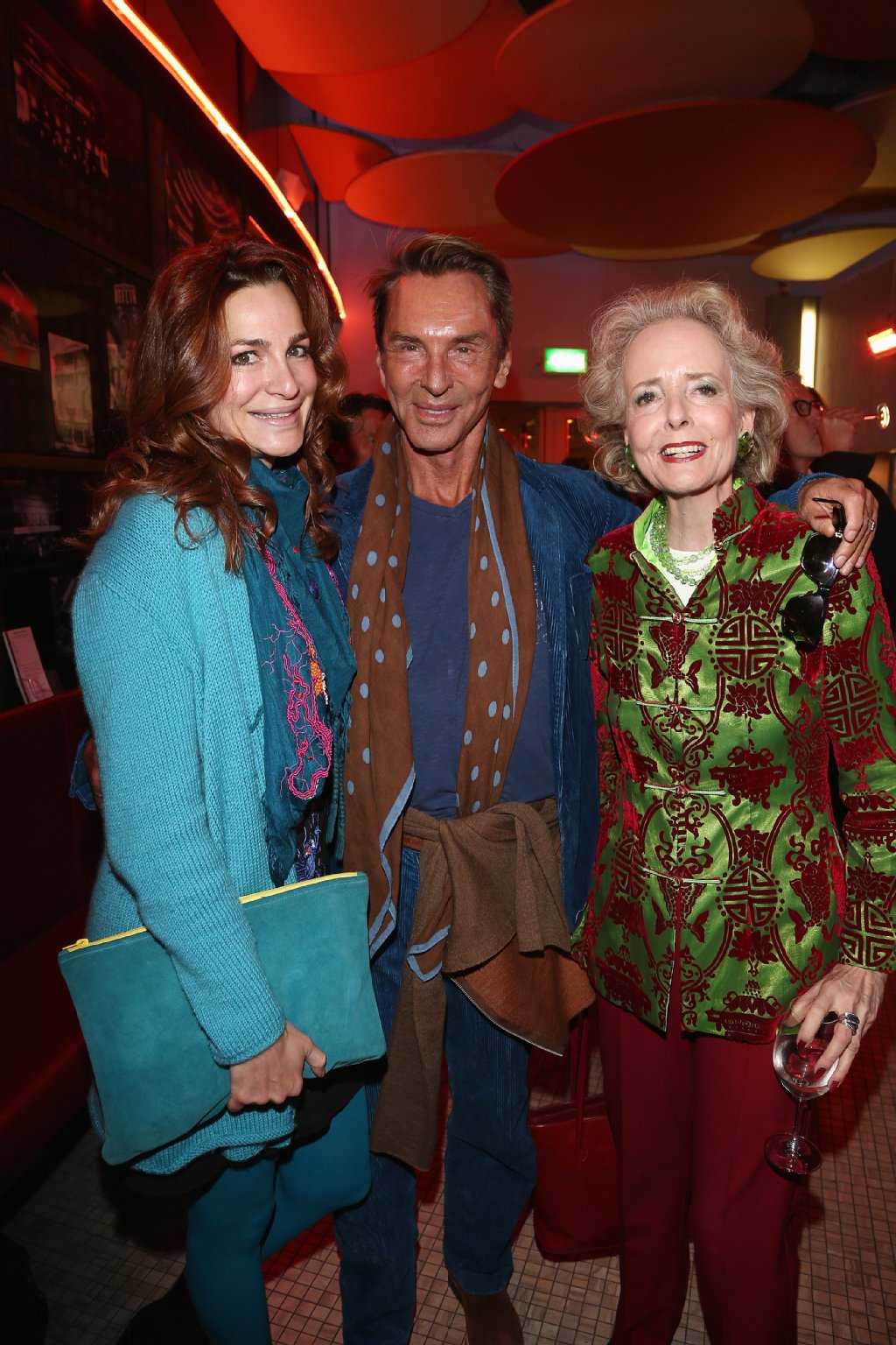 Zur Premiere des Kinofilms "Die Wand" in der Astor Filmlounge kamen Alexandra Kamp, Wolfgang Joop und Isa von Hardenberg (L-R)....