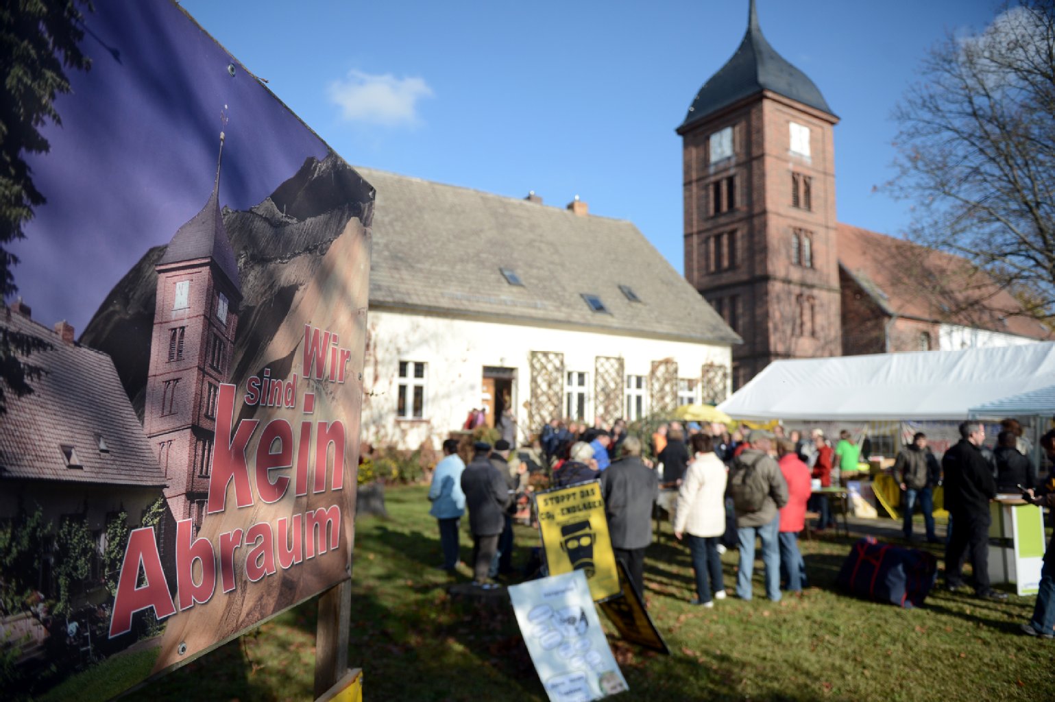 Der Tagebau Jänschwalde steht schon zehn zehn Kilometer vor dem Dorf.