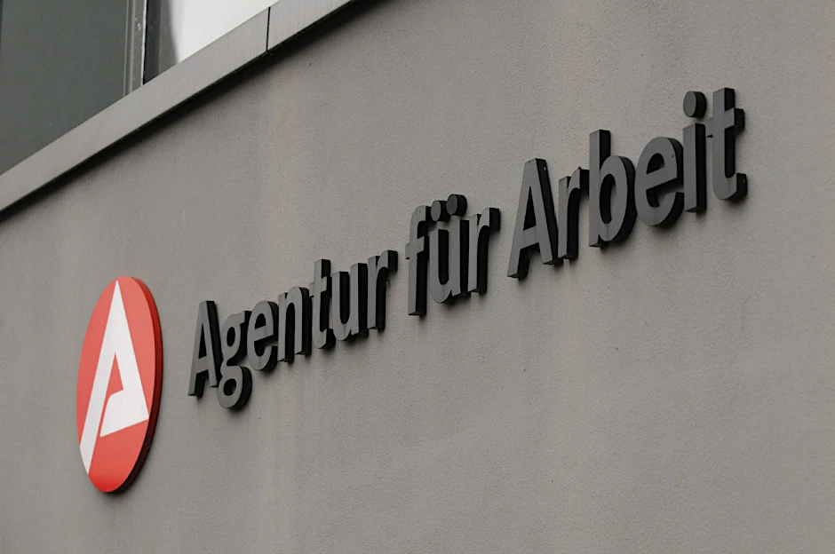 Die Zahl der Arbeitslosen in Berlin und Brandenburg ist zurückgegangen.