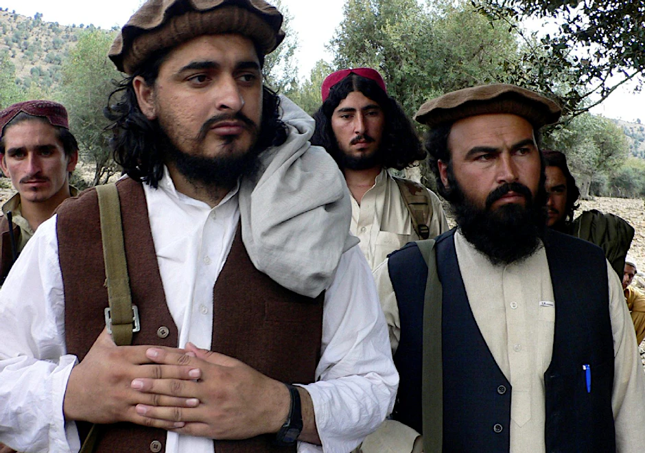 Der Chef der pakistanischen radikalislamistischen Taliban, Hakimullah Mehsud (l.), ist bei einem Drohnenangriff getötet worden.
