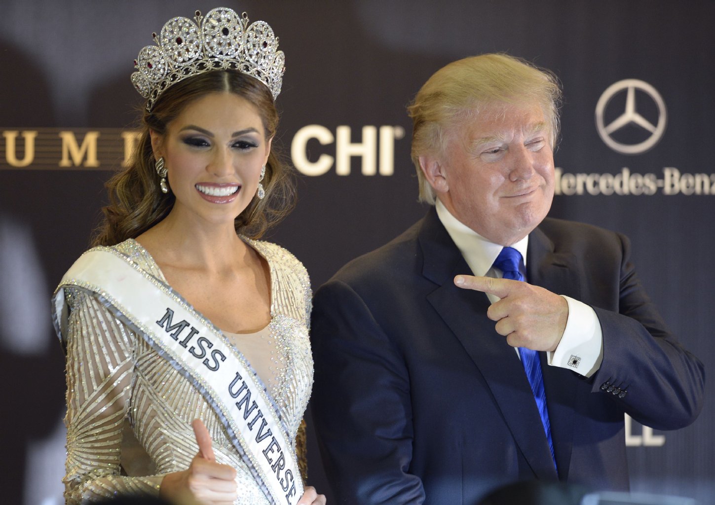 Die frisch gekrönte Miss Universe 2013 Gabriela Isler zusammen mit US-Multimillionär Donald Trump, dem Mitbesitzer der "Miss Universe Organization"