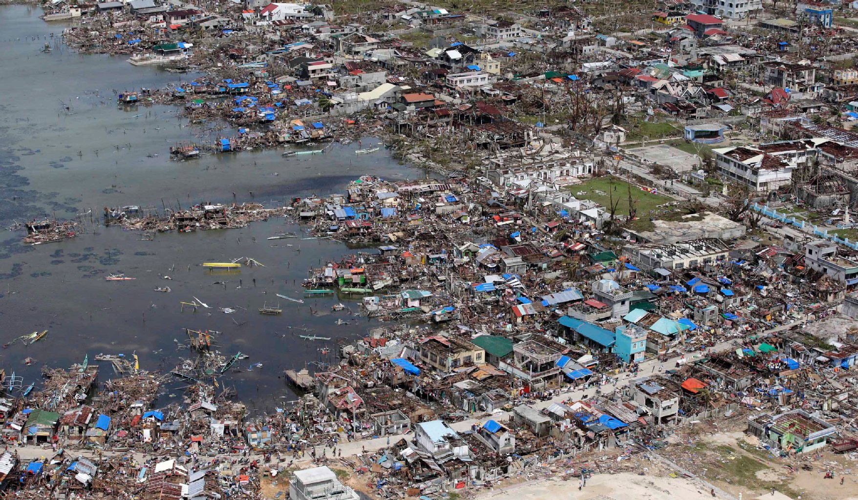 Der Taifun zerstörte die 50 000-Einwohner Stadt Guiuan in der Provinz Eastern Samar in weiten Teilen komplett.