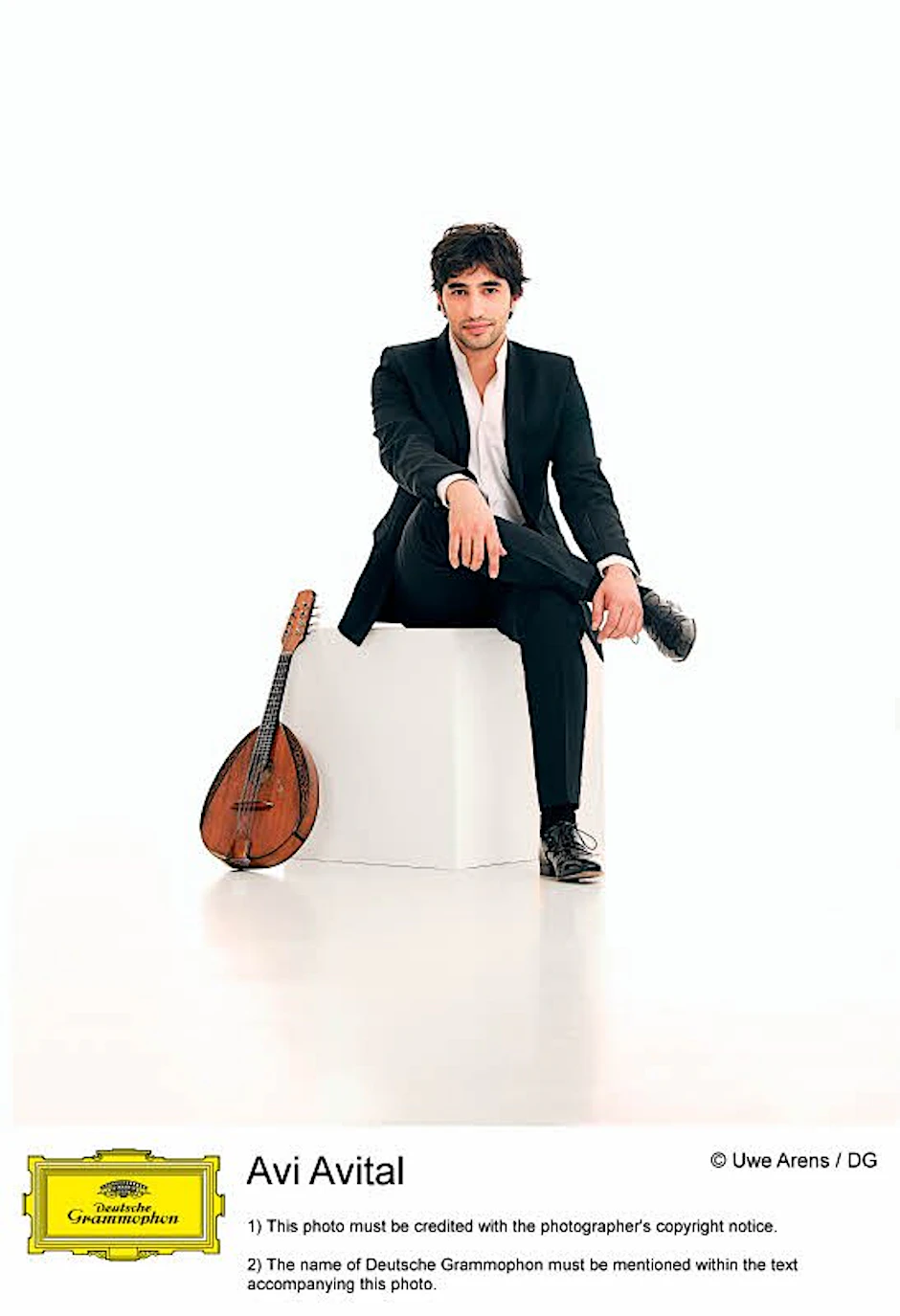 Avi Avital und sein Instrument