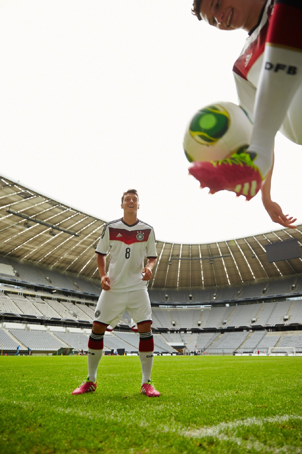 Ganz neu für die DFB-Kicker ist die weiße Hose.