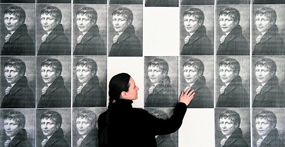 Heinrich von Kleist, literarisches Ausnahmetalent mit Wirkung bis heute. Immer wieder neu zu betrachten ist er im Kleist-Museum in Frankfurt (Oder) – hier mit Museums-Mitarbeiterin.