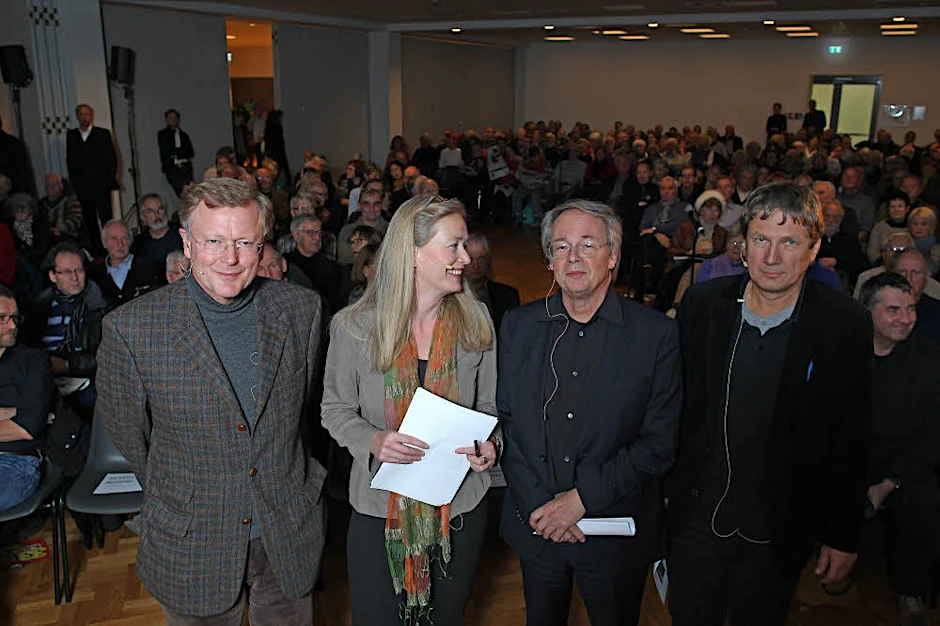 Lebhafte Debatte: Manfred Rettig, Vorstandschef der Stiftung Berliner Schloss – Humboldtforum, Theresa Keilhacker, Vize-Präsidentin der Berliner Architektenkammer, Architekt Stephan Braunfels und der Feuilletonchef der Berliner Zeitung, Harald Jähner (von links).