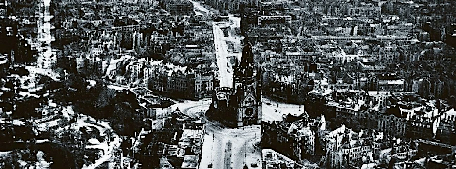 Das westliche Zentrum Berlins wurde am 22. und 23. November 1943 zerstört, auch die Gedächtniskirche brannte aus.