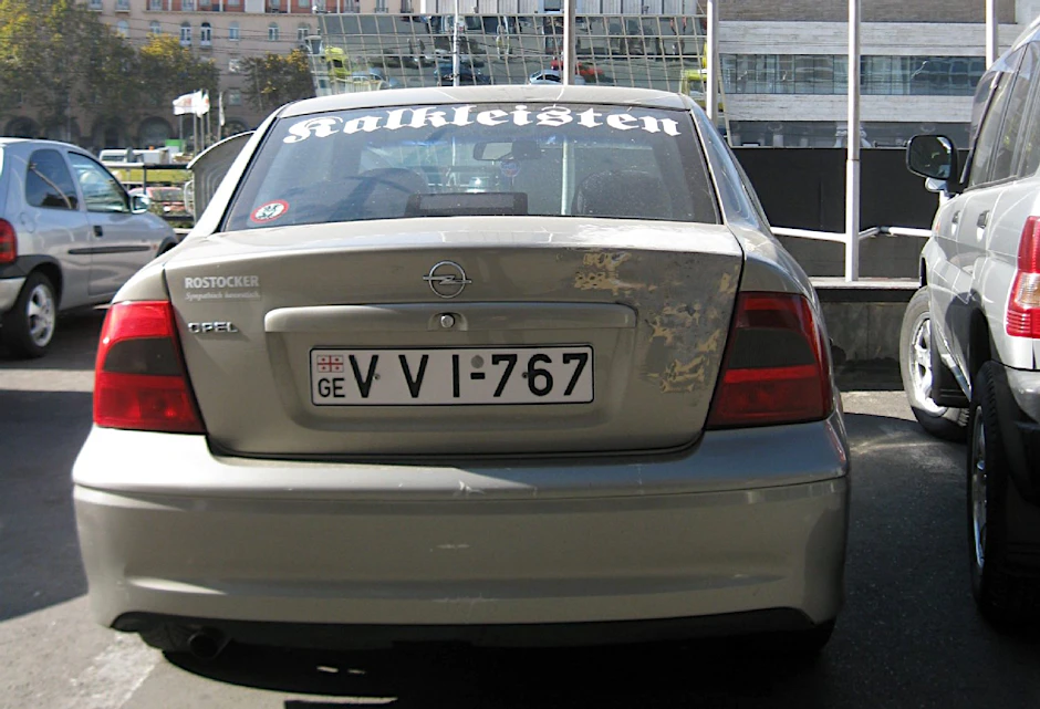 Dieser Wagen war offensichtlich nicht immer in Georgien unterwegs.