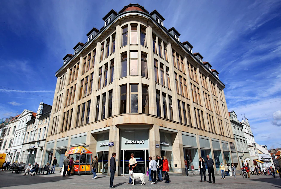 Das Karstadt-Stammhaus in der Innenstadt von Wismar.