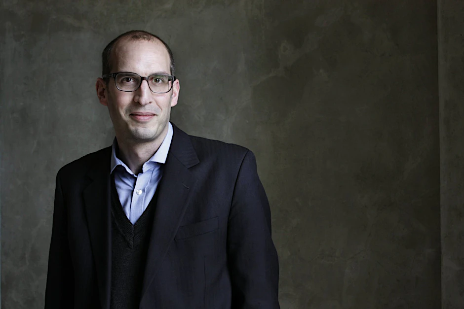 Ulf Bischof ist Rechtsanwalt in Berlin, Spezialgebiet Kunstrecht.