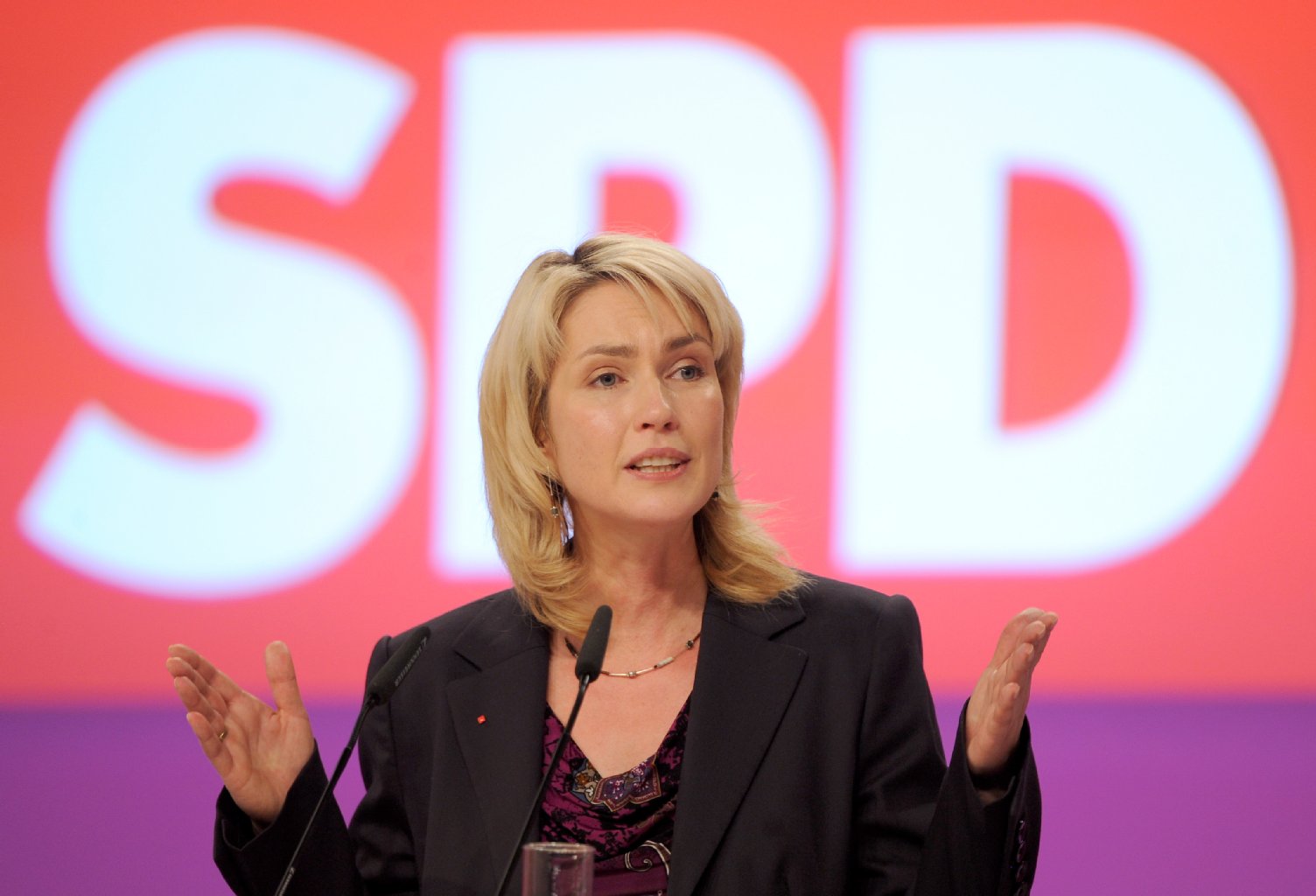 Manuela Schwesig (SPD), 39, Sozialministerin in Schwerin, ist Anwärterin auf das Familienministerium. Als Frau aus dem Osten mit Sachkenntnis eine sichere Wahl.