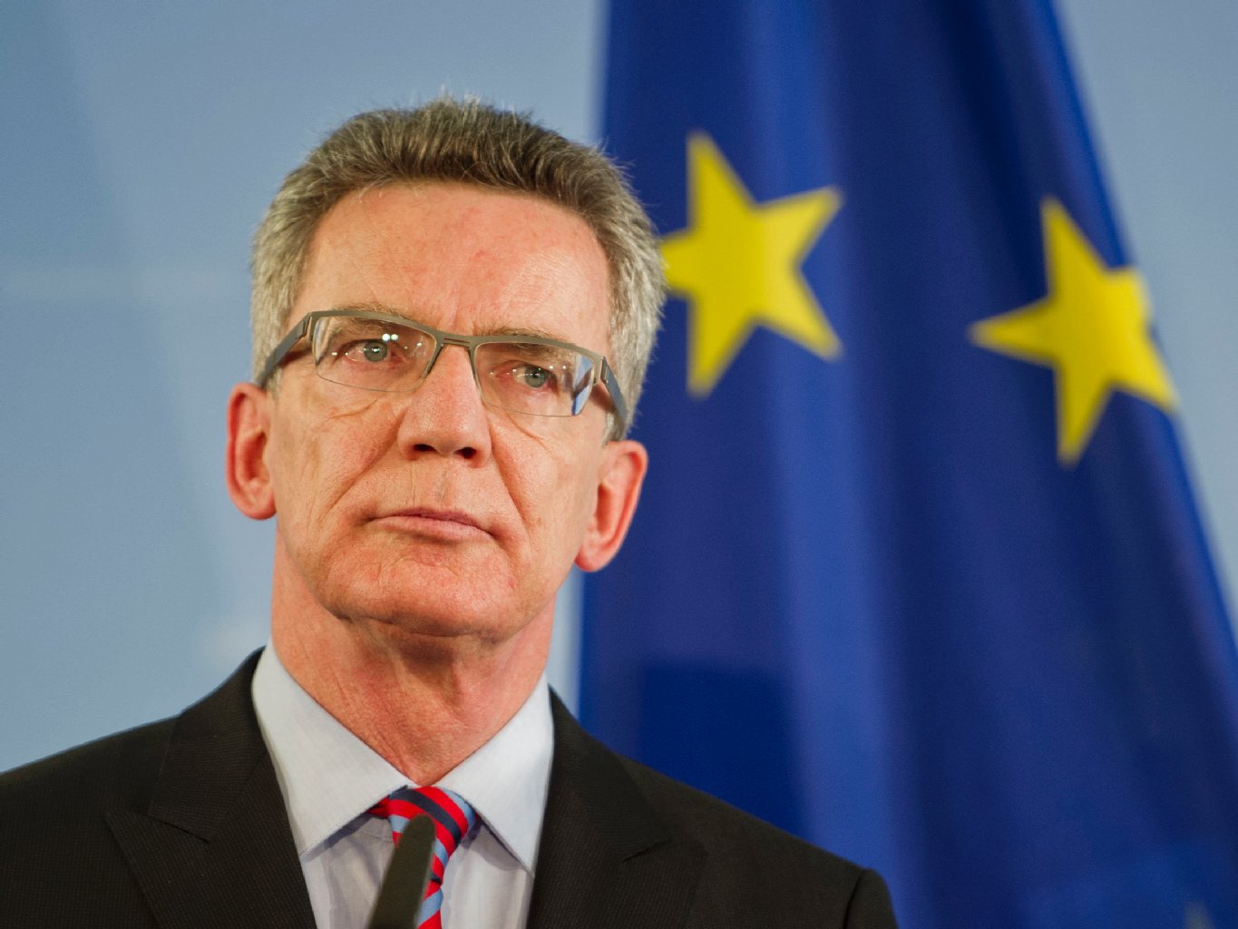 Thomas de Maizière (CDU), 59, kann ziemlich sicher sein, Chef des Verteidigungsministeriums zu bleiben. Er soll die Bundeswehrreform zu einem guten Ende führen.