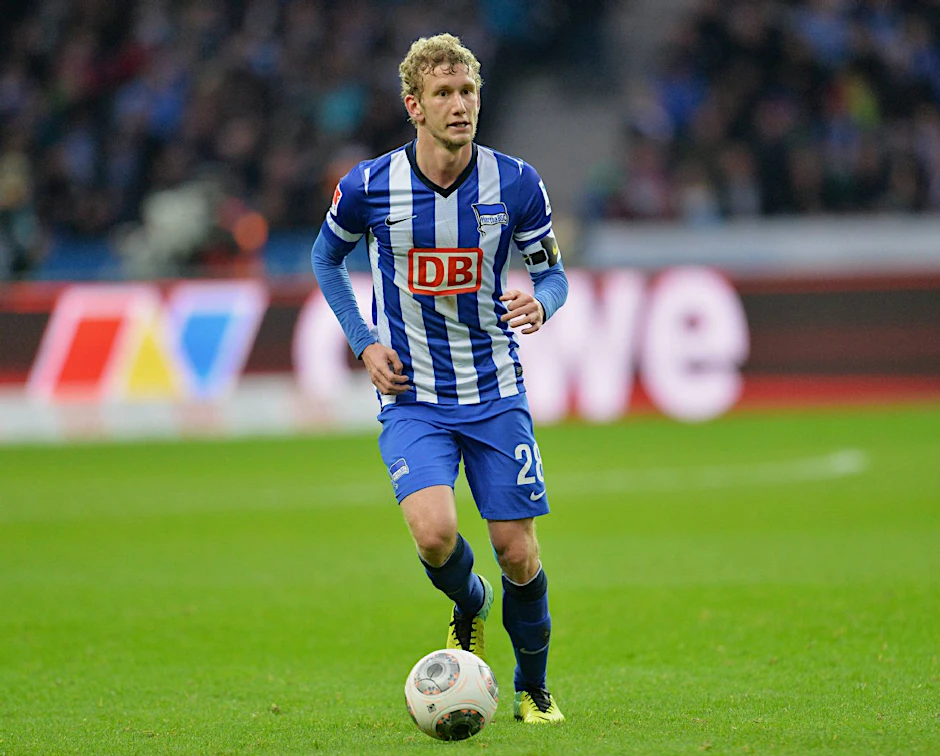 Muss gegen den FC Augsburg wegen einer Grippe zusehen: Hertha-Kapitän Fabian Lustenberger.