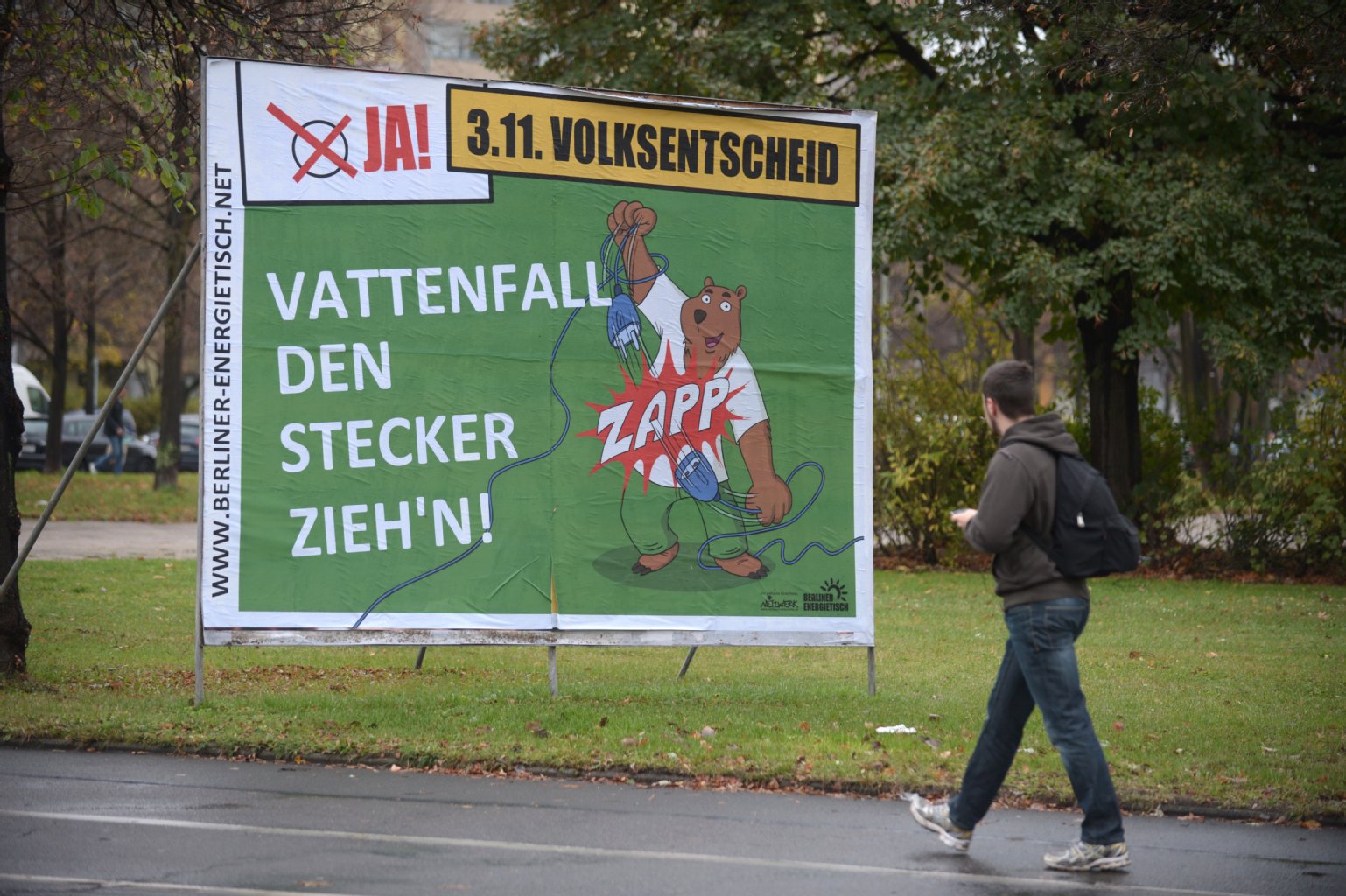 Werbung für die Volksentscheid (03.11.2013).