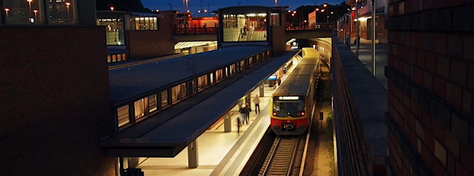 Einsteigen bitte: eine S-Bahn des jüngsten Zugtyps am Gesundbrunnen.