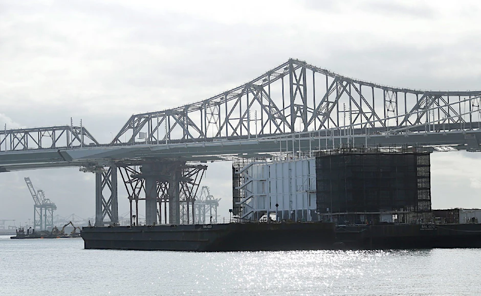 Der mysteriöse Schwimm-Klotz in der Bucht von San Francisco.