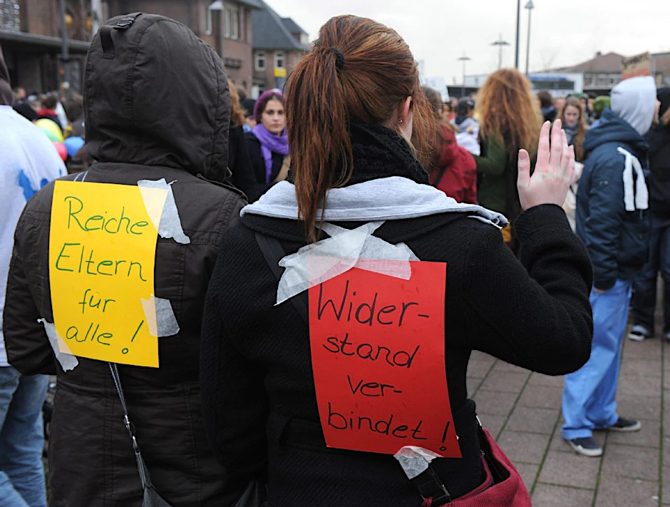 Bafög ist seit Jahren ein leidiges Thema für Studenten: Ein Protestzug in der Oldenburger Innerstadt.