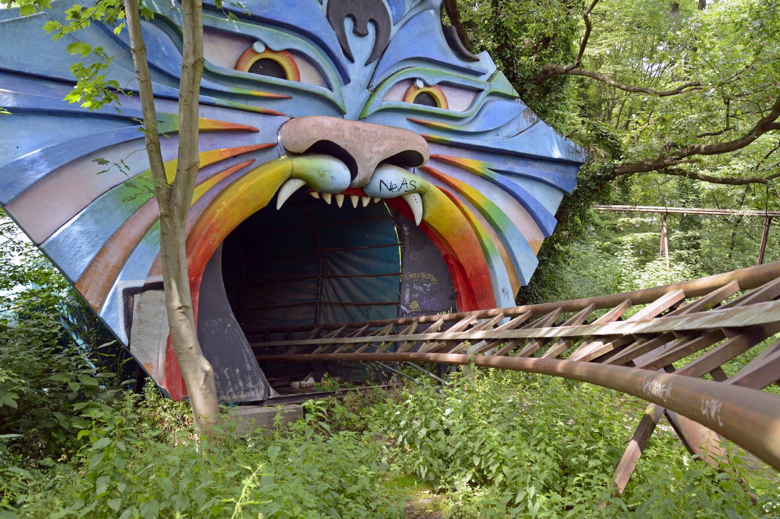 Ebenfalls 2008 gibt der Insolvenzverwalter den Park „mangels Masse“ an die Spreepark GmbH zurück. Das Gelände dient vor allem als Filmkulisse und für Events.