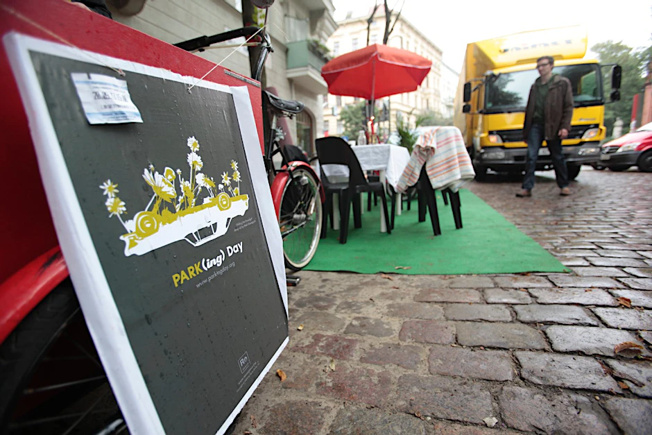 Aufnahme während des Parking Days in Berlin 2013.