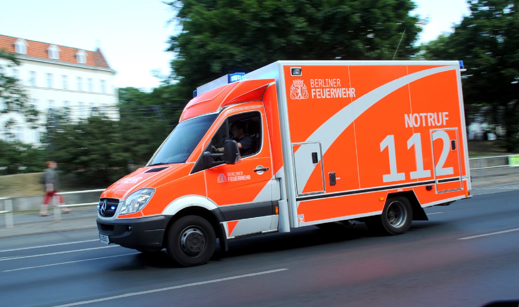 Schwere Verkehrsunfälle Nahe Rostock: Berlinerin Stirbt Bei Autounfall ...