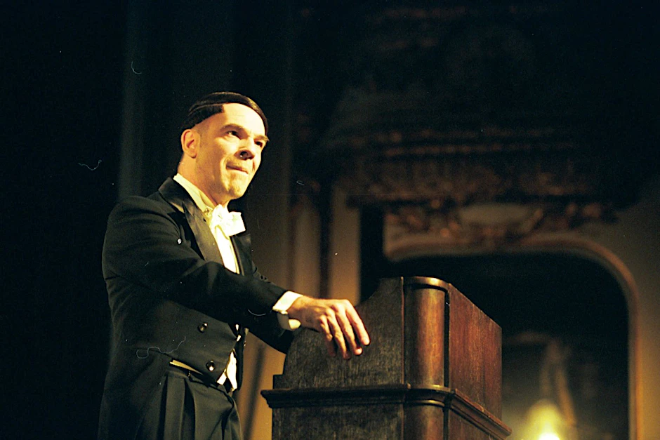 Martin Wuttke als Arturo Ui.