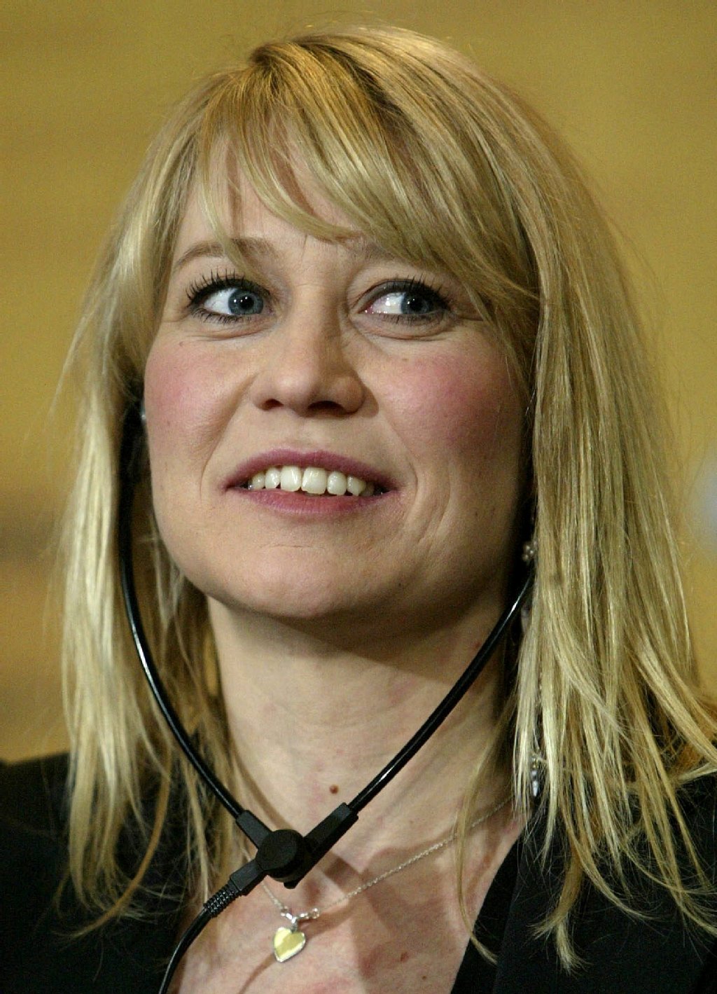 Trine Dyrholm ist eine dänische Schauspielerin und Sängerin. Eine ihrer Leidenschaften ist das Theater. International bekannt wurde sie spätestens mit ihrer Rolle in "In China essen sie Hunde".