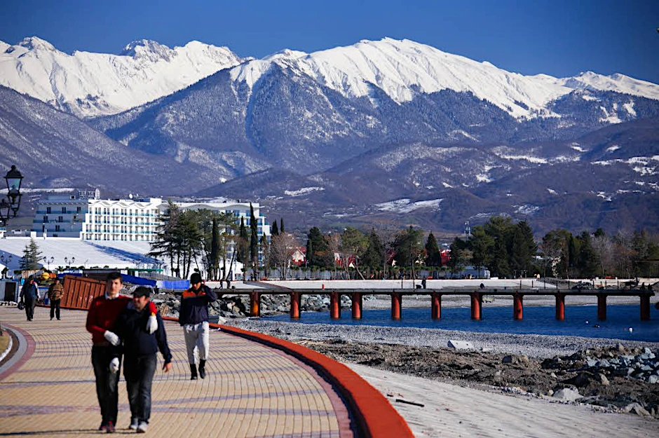 Die Strandpromenade am Olympischen Park in Sotschi.