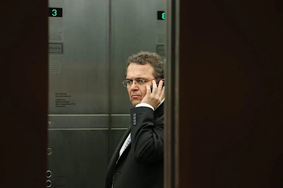 Funkstille? Nicht bei Hans-Peter Friedrich. Er rügt die „Rechtsverdreher“.