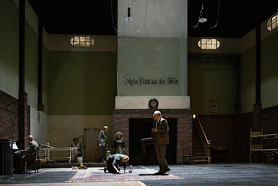 "Heimweh und Verbrechen" im Hamburger Schauspielhaus.