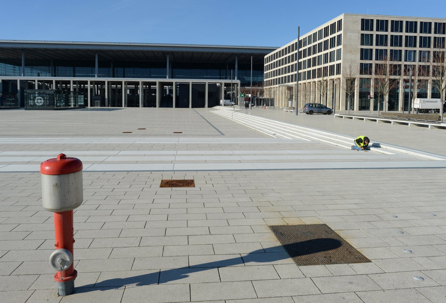 Streit gibt es auch über den Lärmschutz: Initiatoren eines Volksbegehrens fordern ein ausgeweitetes Nachtflugverbot von 22 bis 6 Uhr.