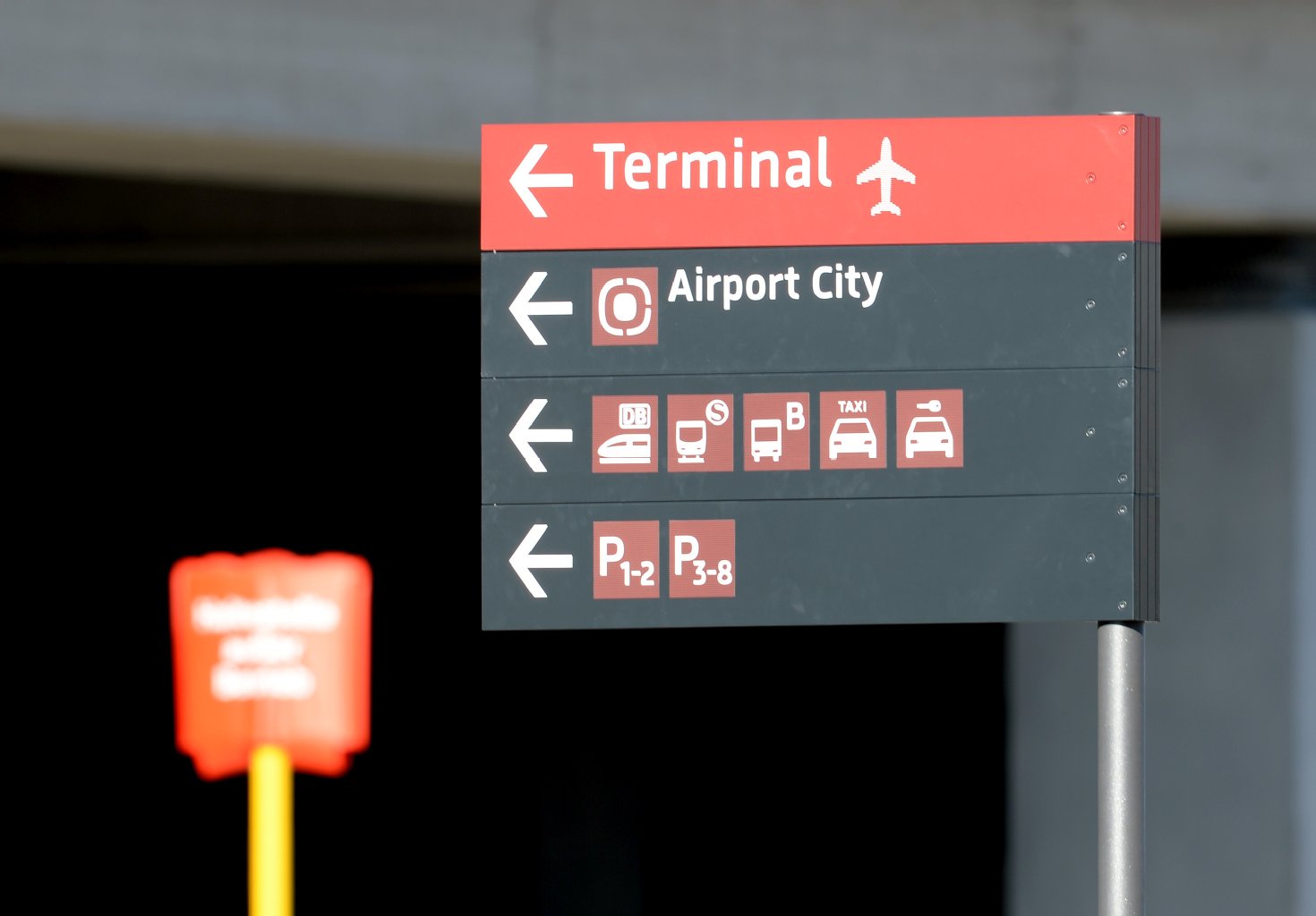 Vor mehr als 20 Jahren begannen die Planungen für den neuen Hauptstadtflughafen Berlin Brandenburg. Der Eröffnungstermin steht immer noch in den Sternen.