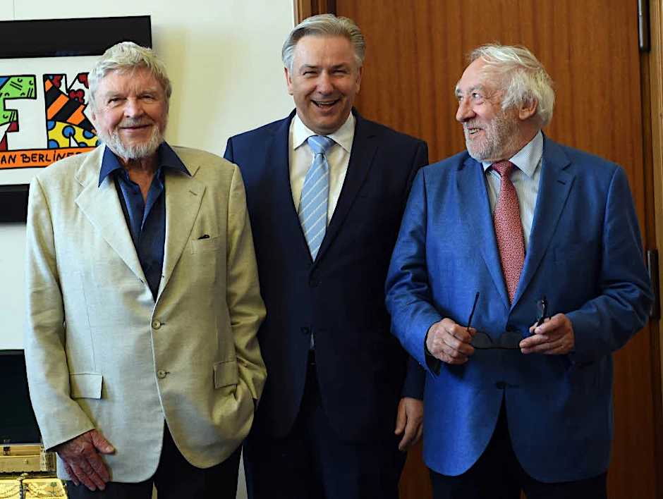 Drei Herren gegen Rechts: Krüger, 85, Wowereit, 60, Hallervorden, 78.