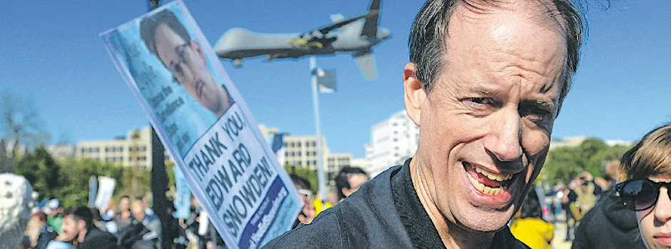 Thomas Drake auf einer Demonstration im Oktober in Washington. Angesichts seiner persönlichen Erfahrungen warnt er Snowden vor einer Rückkehr in die USA.