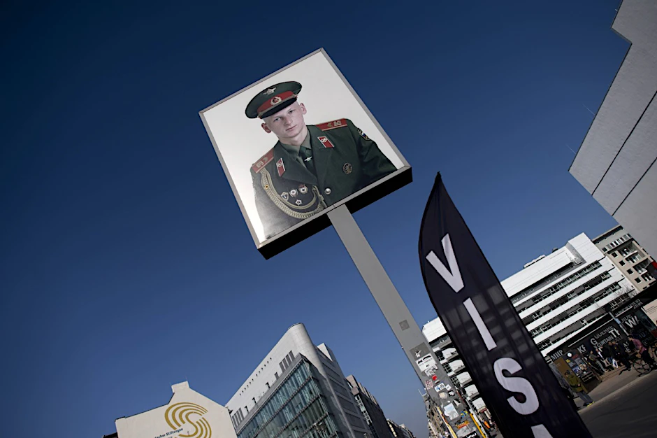 Filme wie „Das Leben der Anderen“ werden bald im Freiluftkino am Checkpoint Charlie gezeigt.