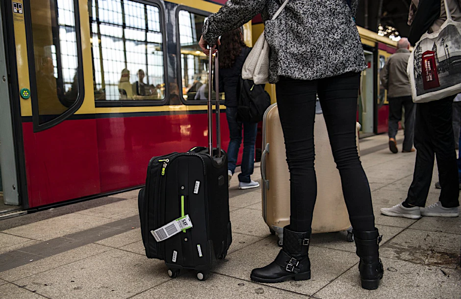 Am Wochenende kann der Flughafen Berlin-Schönefeld nicht per S-Bahn erreicht werden.