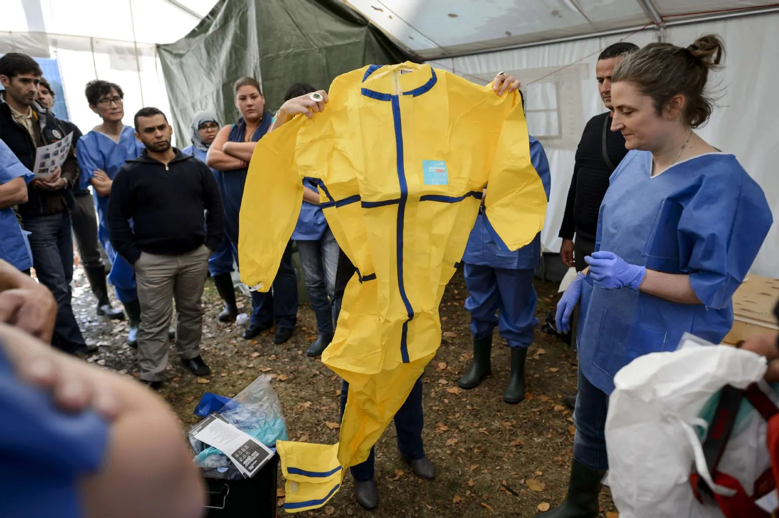 Ebola-Regeln für Deutschland: Nicht arbeiten, möglichst wenig Kontakt haben