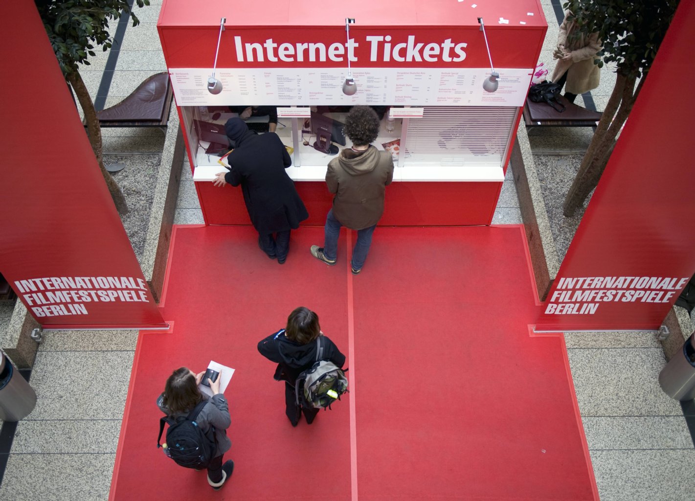 Wer online bestellt hat, muss beim Abholen nicht mehr lange anstehen,